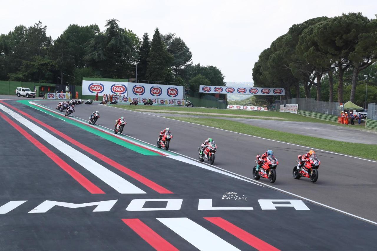 La Dimora Delle Emozioni - Il Fascino Del Centro Storico E L'Adrenalina Dell'Autodromo Leilighet Imola Eksteriør bilde